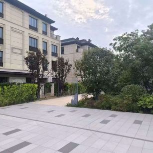 泉州 芝麻白与芝麻白搭配铺装，尺寸1200*600