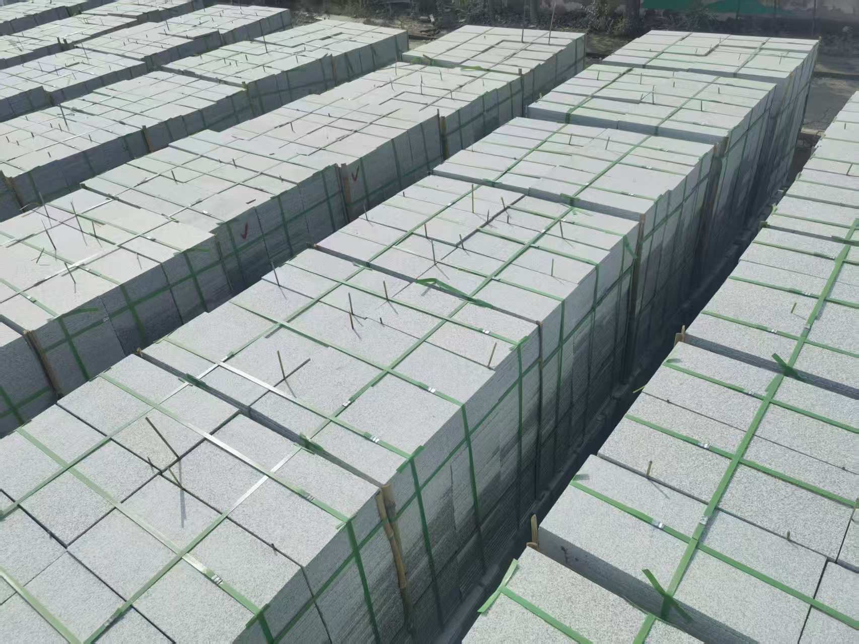 泉州 芝麻白1.8公分火烧300*600地铺，清仓大甩卖