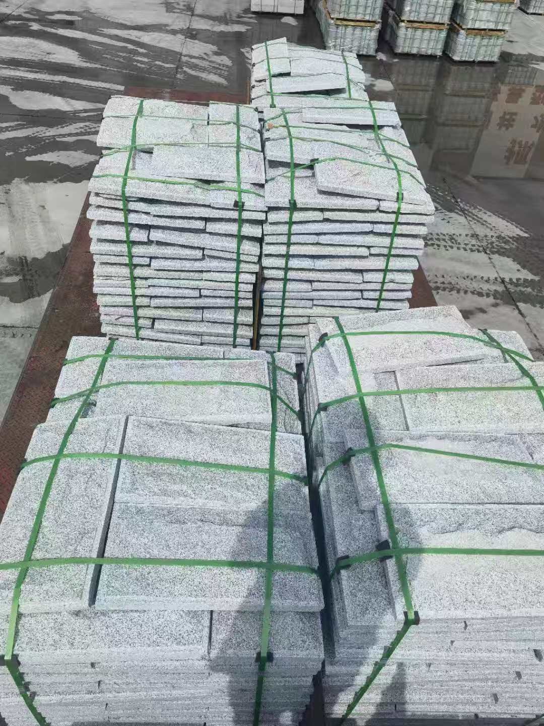 泉州 芝麻白蘑菇石装车出货