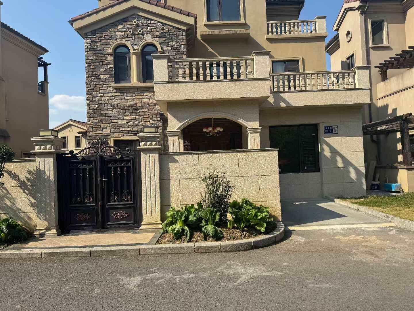 泉州黄金麻别墅外墙安装效果