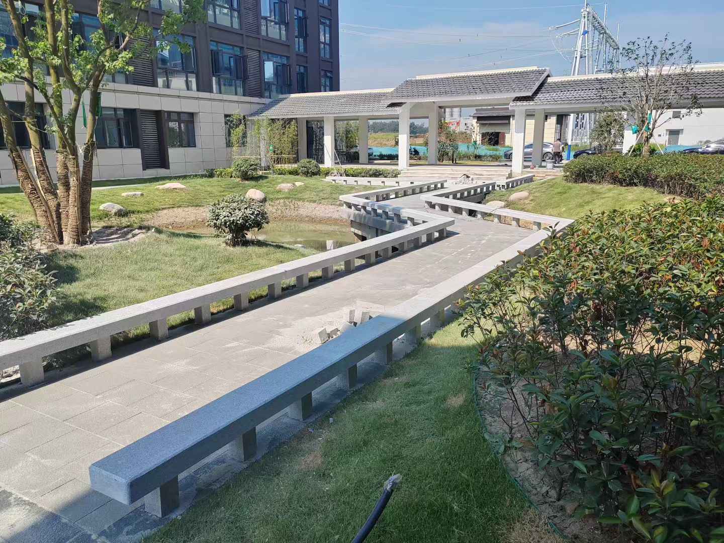 泉州 芝麻灰小区坐凳&栏杆安装效果