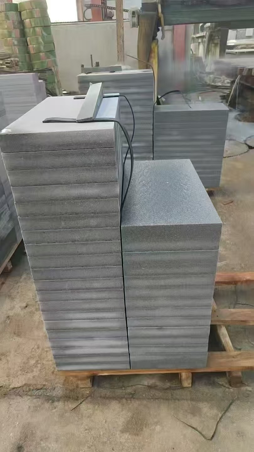 泉州 芝麻灰火烧面300*600*50地铺石材